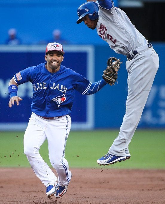 royals alcides escobar jumping