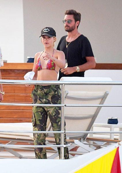 sofia ritchie nixes scott disick rumors