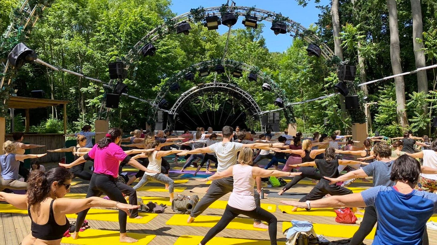 Affordable yoga in the bois de Boulogne in Paris, France