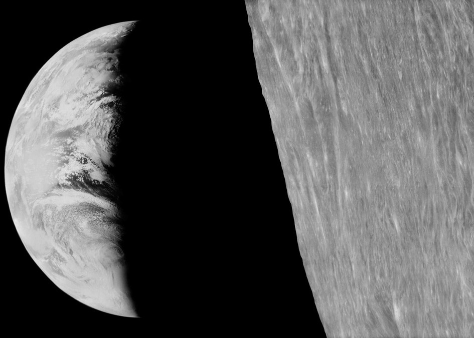 The First Earthrise Image Makes a Trip Back To The Moon