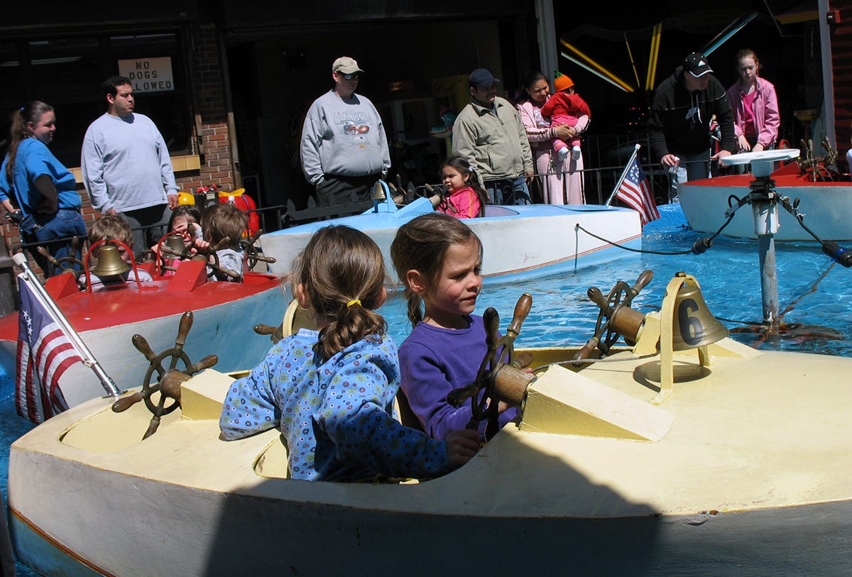 Kiddie boat ride at Salem Willows amusement park