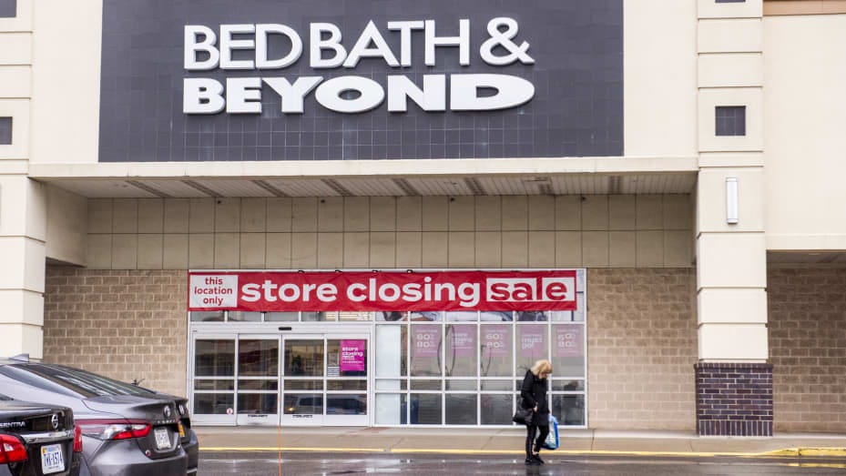A "Store Closing" banner on a Bed Bath & Beyond store in Farmingdale, New York, on Friday, Jan. 6, 2023.
