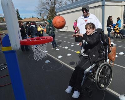 Pittsburg, Antioch, Special Olympics: Special education kids learn  basketball skills – East Bay Times