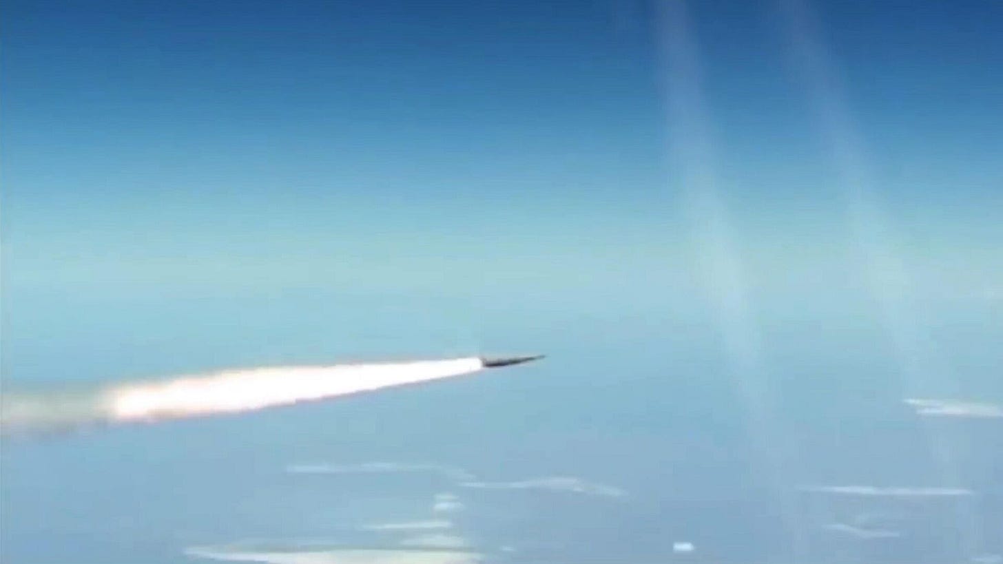 Russia's Kinzhal hypersonic air-launched ballistic missile. - Sputnik International, 1920, 13.12.2024