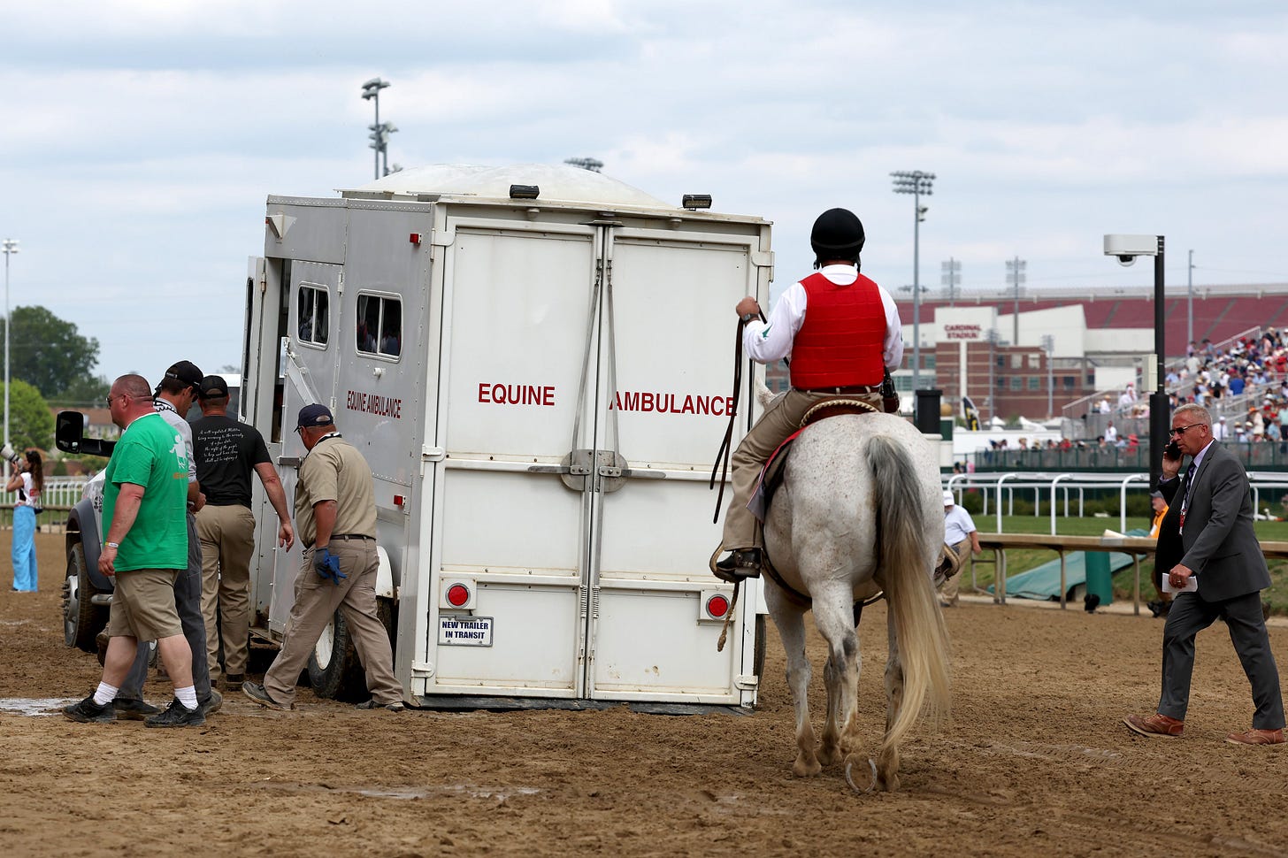 Horse deaths at Churchill Downs leads to probe, emergency summit