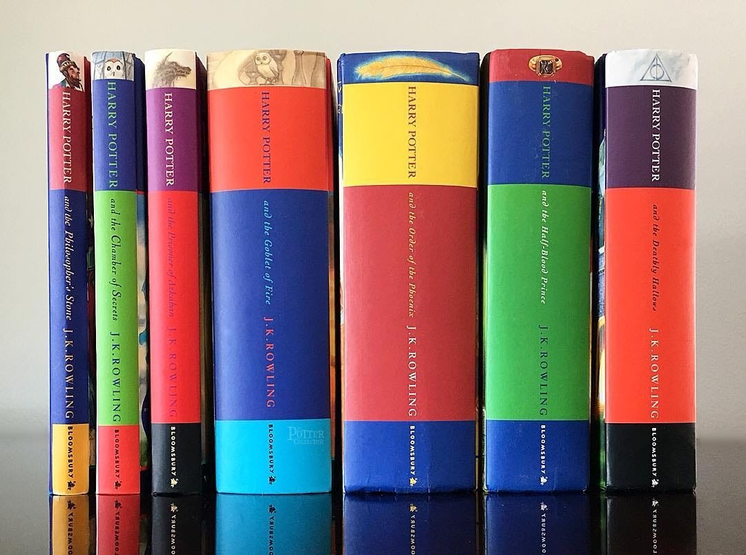 A photo of the spines of the 7 Harry Potter books