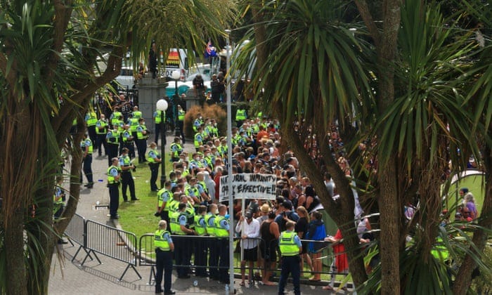 New Zealand police clash with anti-vaccine protesters at parliament, over  120 arrested | New Zealand | The Guardian