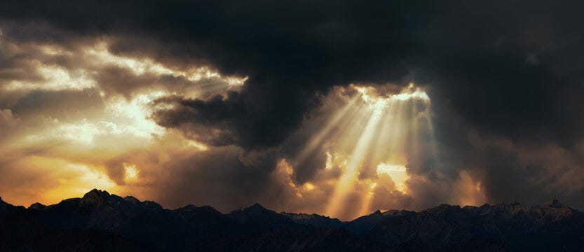 Sun Rays Through Clouds Images – Browse 29,164 Stock Photos, Vectors, and  Video | Adobe Stock