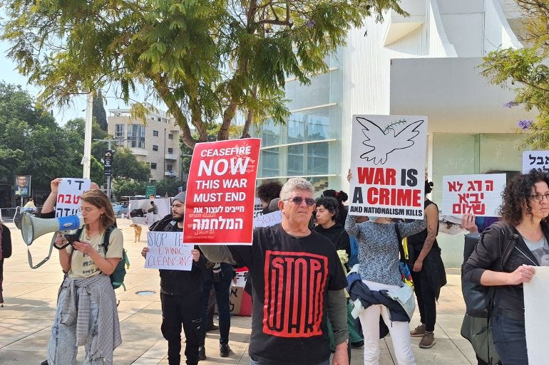 Αντιπολεμική διαμαρτυρία στο Τελ Αβίβ κατά τη διάρκεια των δημοτικών εκλογών στις 27 Οκτωβρίου [Al Jazeera/Mat Nashed]