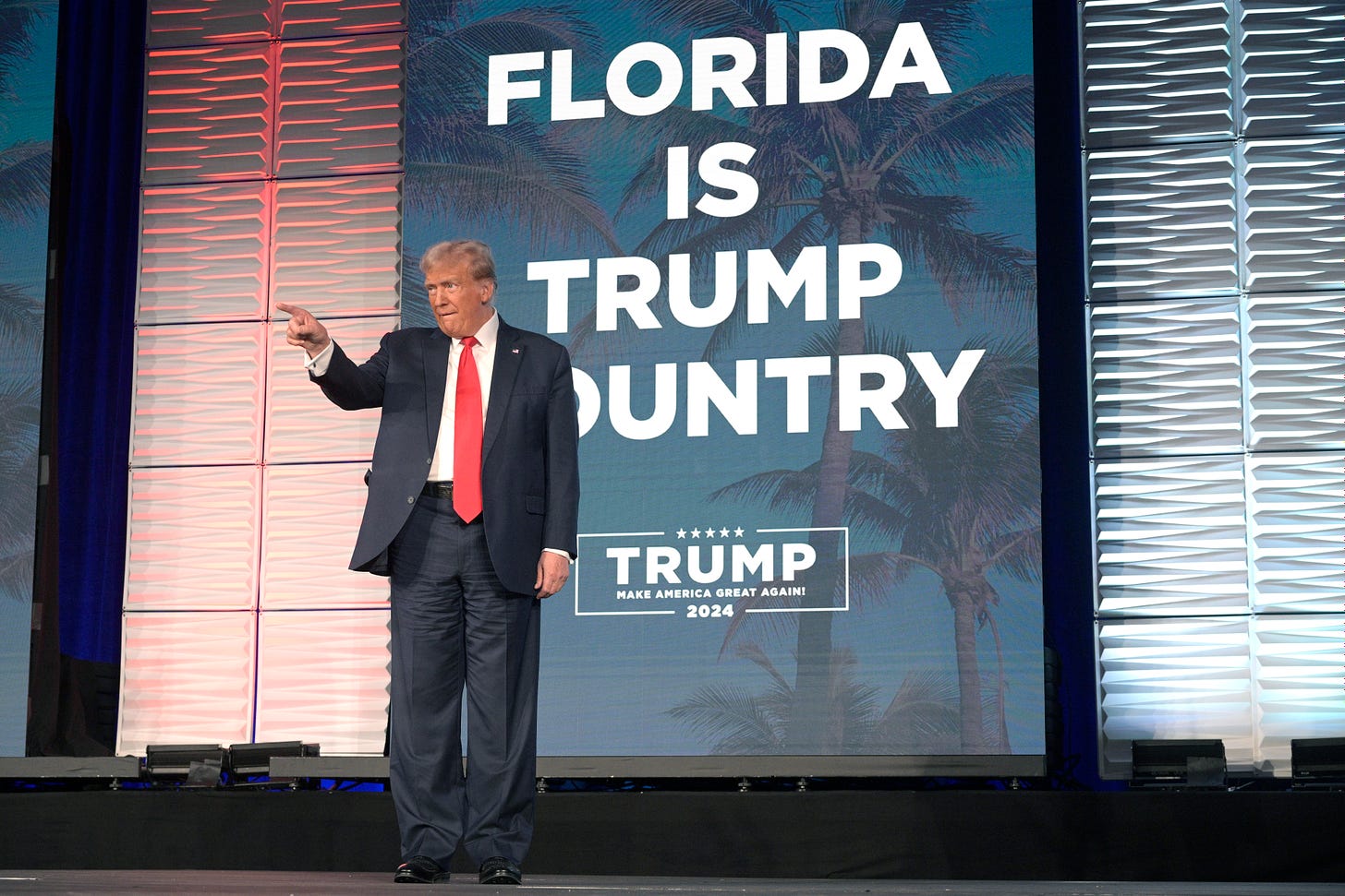 Donald Trump's strength is clear in Florida as Gov. Ron DeSantis tries to  move past 'nonsense' | WLRN