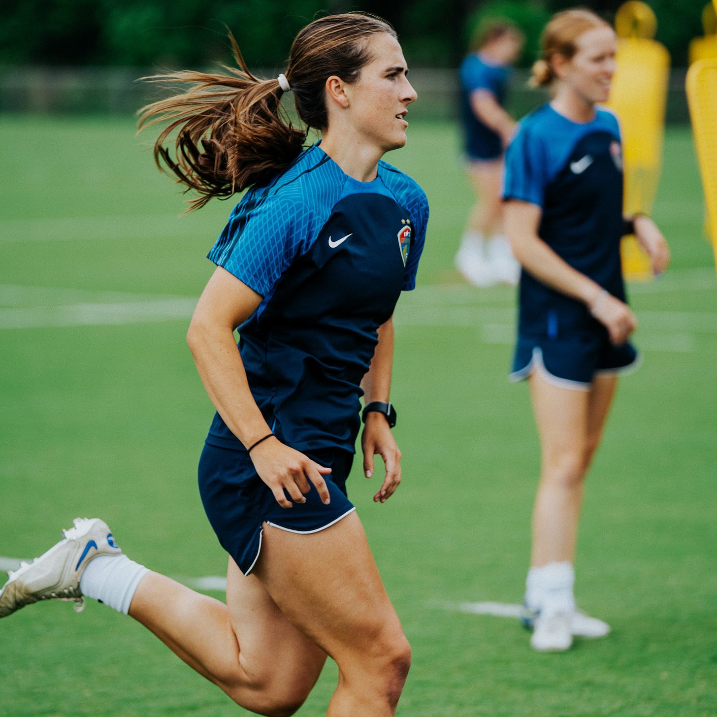 Sarah Clark runs in training with North Carolina Courage in 2023.