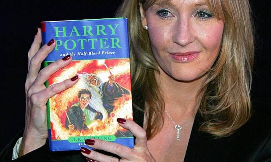 J.K. Rowling começa a escrever enciclopédia de Harry Potter - Jornal O Globo