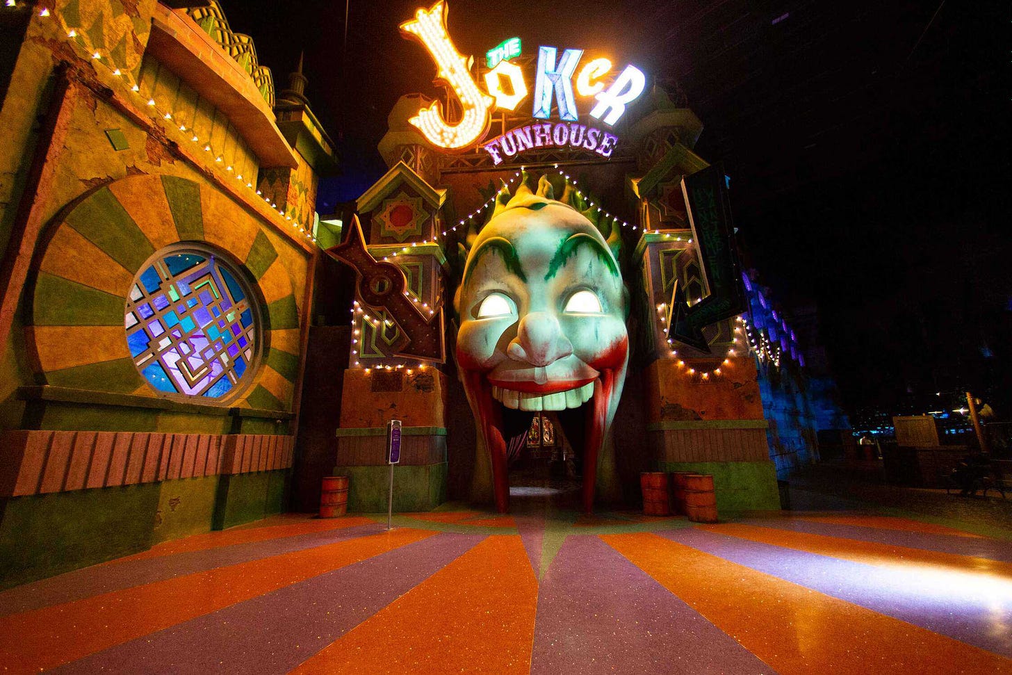 The Joker Funhouse - Theme Park Attraction Design - Thinkwell