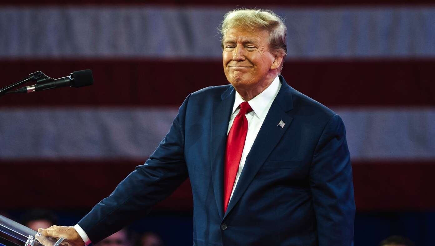 May be an image of 1 person, the Oval Office and text