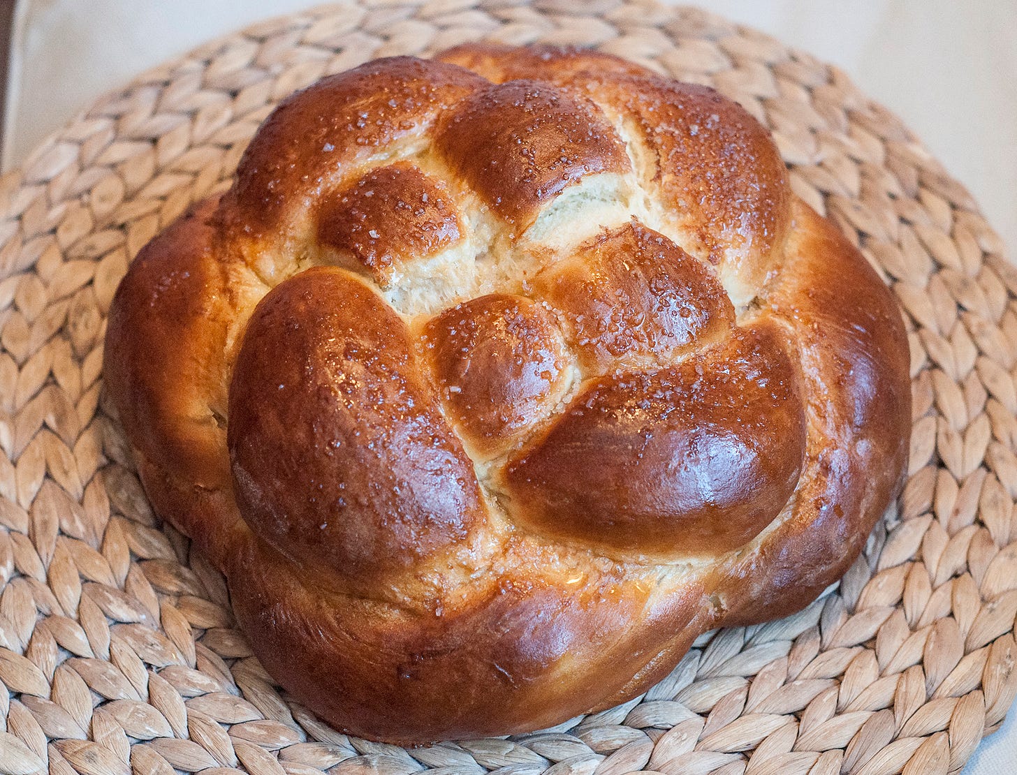 Round challah bread.  Przemysław Wierzbowski, CC BY-SA 4.0 