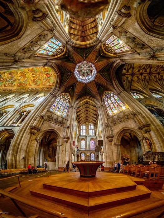 May be an image of 3 people, the Basilica of the National Shrine of the Immaculate Conception and La Sagrada Familia