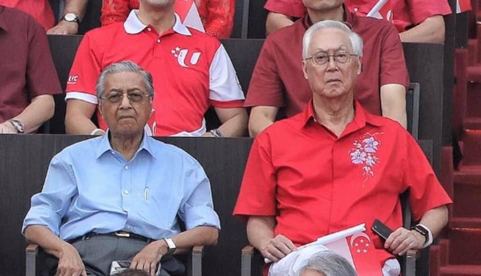 Goh Chok Tong indicates he is on good terms with "amazing" Mahathir despite viral photo that suggests otherwise - Singapore News Goh Chok Tong indicates he is on good terms with "amazing" Mahathir despite viral photo that suggests otherwise - Singapore News