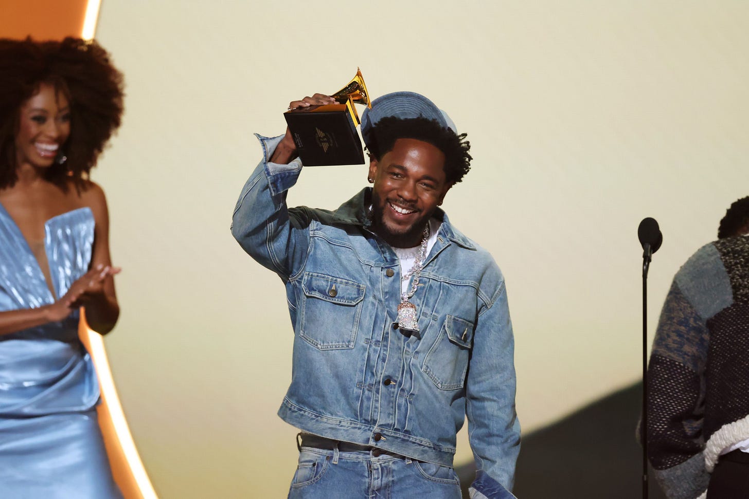 Grammy 2025: Kendrick Lamar leva Canção do Ano com disstrack para Drake |  CNN Brasil
