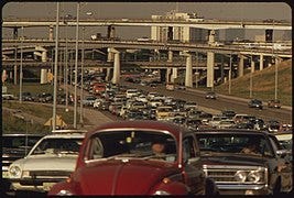 File:TRAFFIC CONGESTION ON SOUTHWEST FREEWAY. (FROM THE DOCUMERICA-1 EXHIBITION. FOR OTHER IMAGES IN THIS ASSIGNMENT, SEE... - NARA - 553019.jpg
