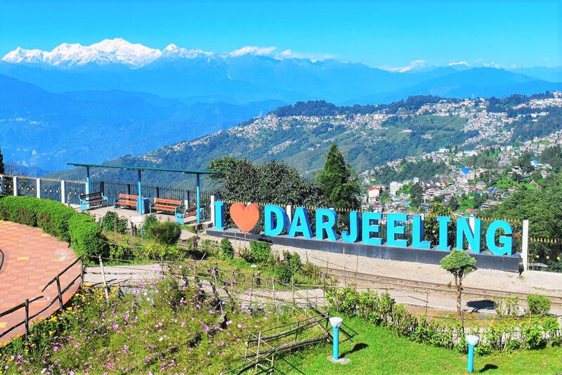 Top 27 Places to Visit in Darjeeling, Explore the Beautiful Hills of  Darjeeling