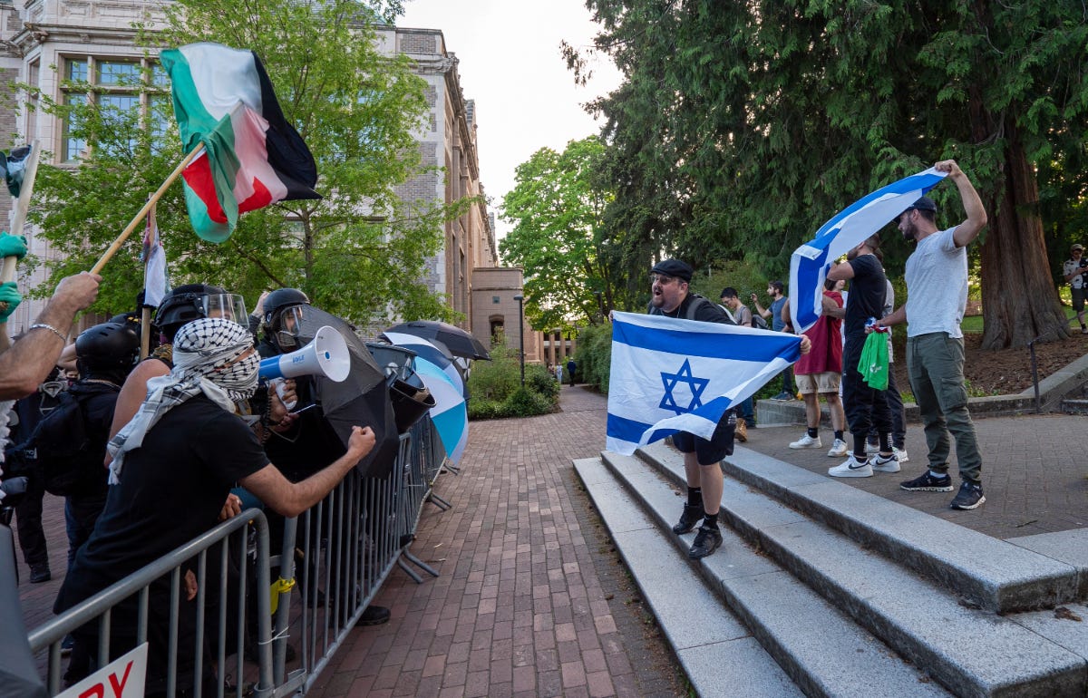 NEWS GLEAMS | Protest Clash Between Pro-Palestinian Solidarity and 'United  for Israel' Christian Counterprotest Ends Peacefully | South Seattle Emerald