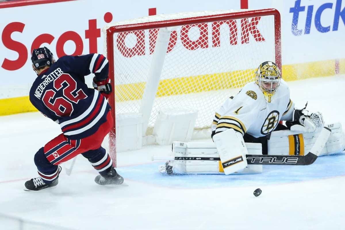 Recap: Boston Bruins @ Winnipeg Jets - Arctic Ice Hockey