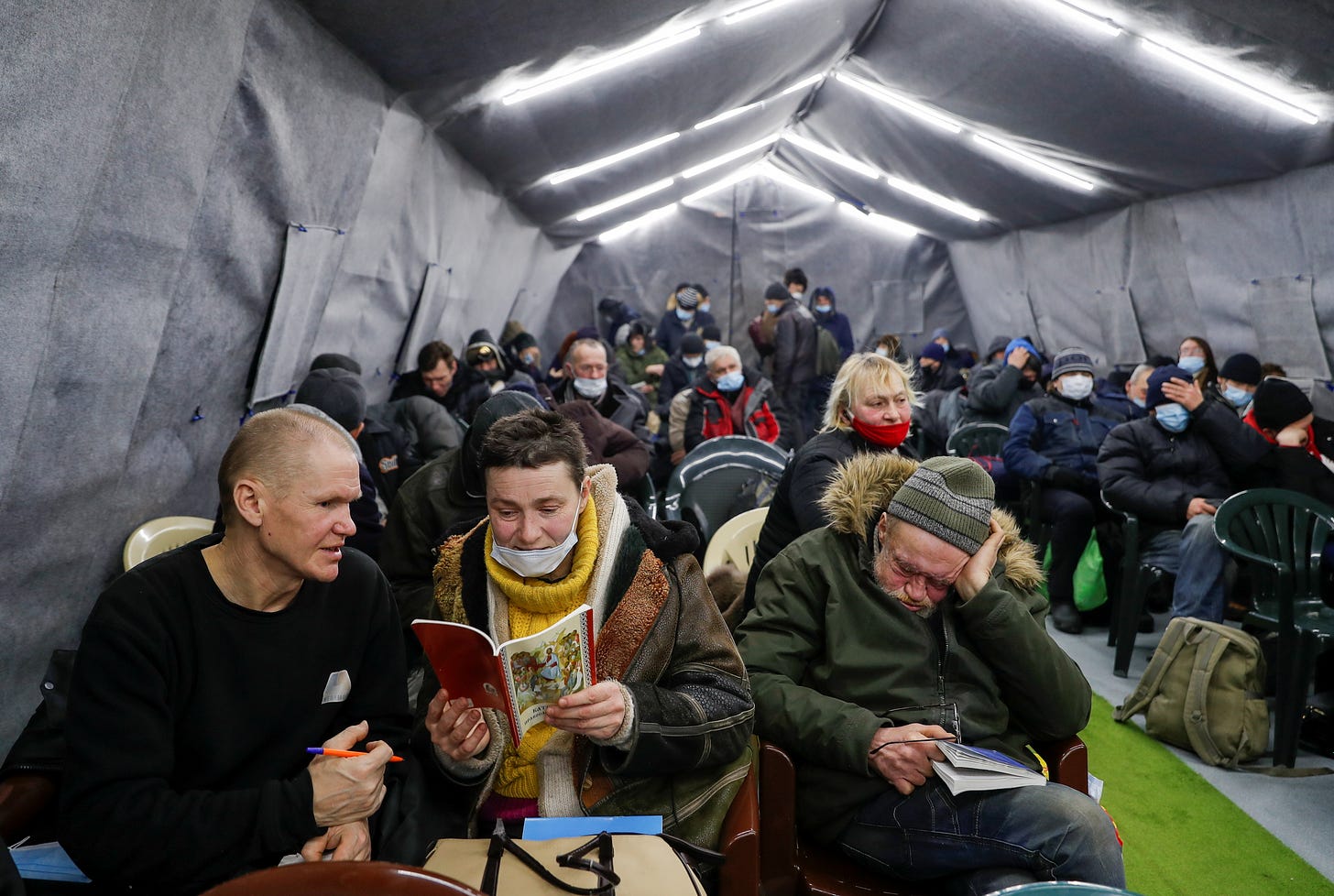 Moscow homeless shelter sees visitors triple in pandemic | Reuters