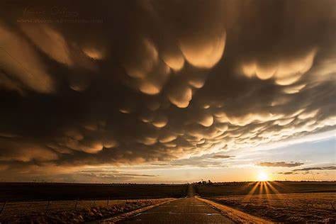 Fascinating Cloud Formations: Incredible Mammatus Clouds