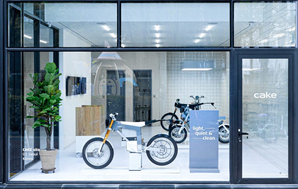 B2B news | CAKE continues expansion in Asia with new flagship CAKE:site  Seoul | thepack.news | THE PACK - Electric motorcycle news