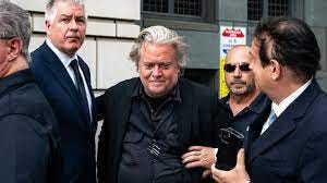 Steve Bannon, ancien proche conseiller de Trump, attendu en prison d'ici le  1er juillet | Radio-Canada