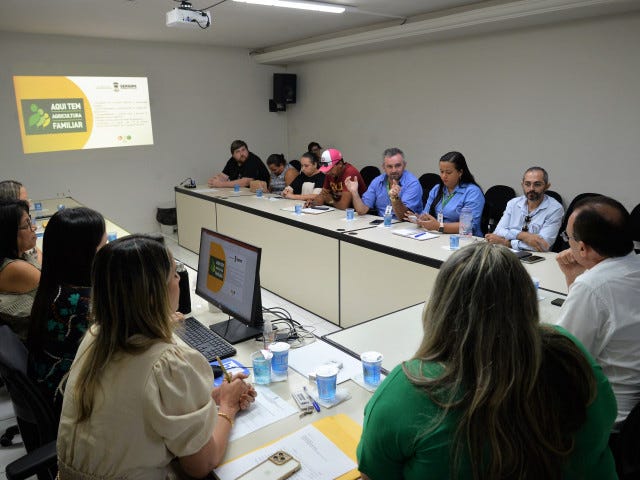 Seduc e cooperativas de agricultura familiar assinam contratos para aquisição de alimentos/ Foto: Maria Odília/ Seduc