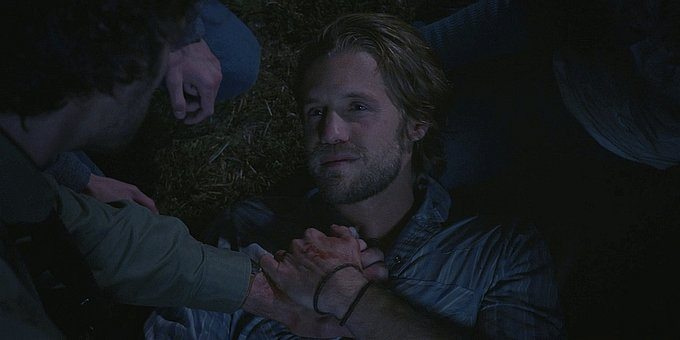 Walker Hoyt dying holding Cordells hand like Dean Winchester in Supernatural finale.