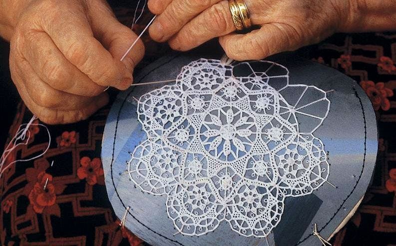 Lacemaking- The Artistry of Cr