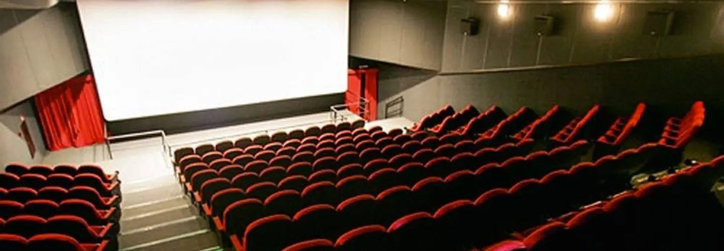 https://ingresso-a.akamaihd.net/img/cinema/cover/cover_theater_330.webp
