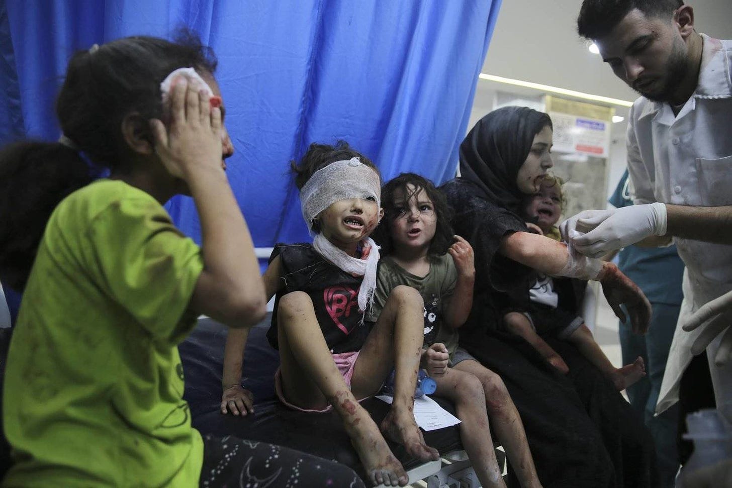 Hamas Say Gaza War Death Toll Nears 15,000