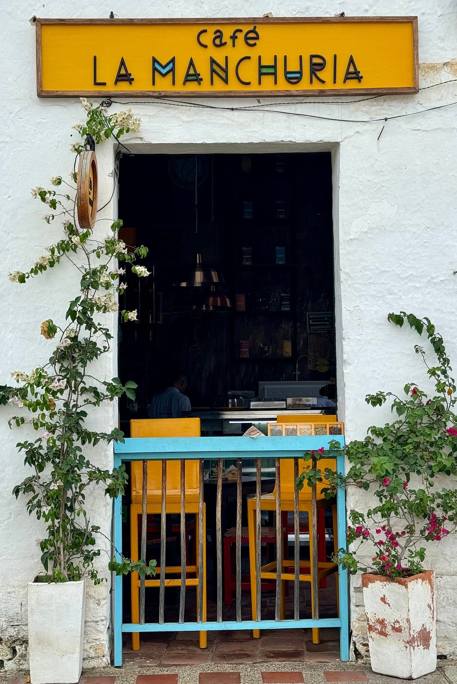 La Manchuria es una finca cafetera que produce café de altura en un pueblo de Antioquia. Tiene varias tiendas pero el granizado que preparan en la de Santa Fe de Antioquia es espectacular. Foto propia.