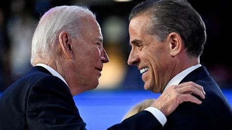 Joe Biden grazia il figlio Hunter: "Quando è troppo è troppo". E Trump ...