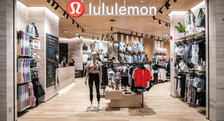 Lululemon gana un 12% más tras superar los 4.100 millones de ingresos en el  primer semestre