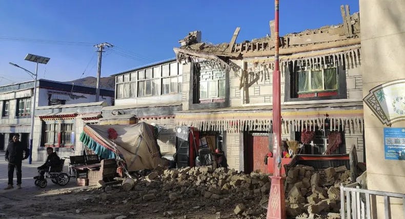 Un terrible terremoto en el Tíbet causó destrozos, mató a unas 95 personas