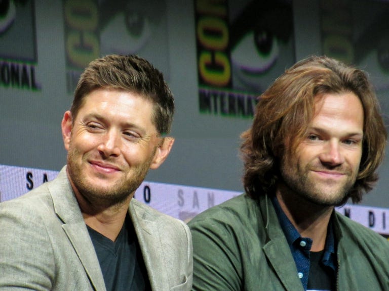 supernatural jared padaclecki jensen ackles comic con panel 2017 768x576-005