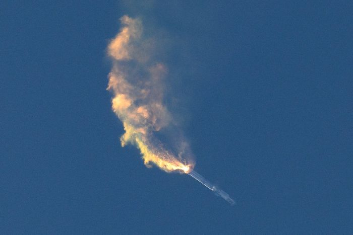 SpaceX's Latest Successful Explosion - WSJ