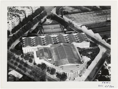 Vue aérienne du Stade Pierre de Coubertin, Paris, 