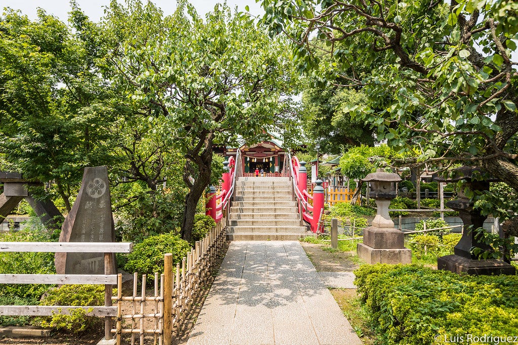   Santuario Kameido Tenjin, ideal para ver glicinias en el Fuji Matsuri