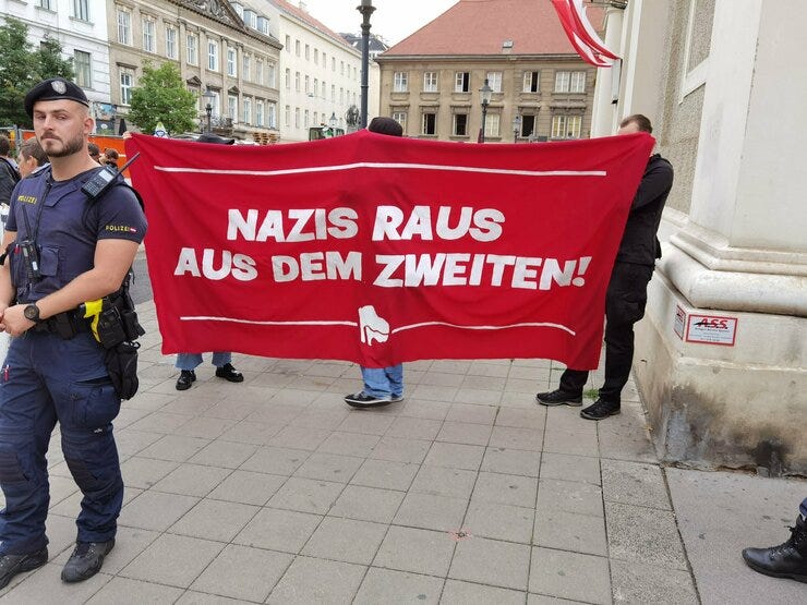 Am Donnerstag wurde in Wien gegen die Aktivitäten von Neonazis im Zweiten Bezirk demonstriert. Zur Kundgebung kamen über 250 Personen.  