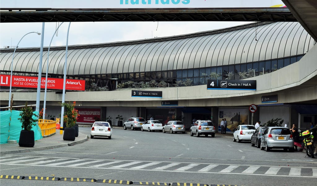 Aeropuerto José María Córdova retoma operaciones | KienyKe