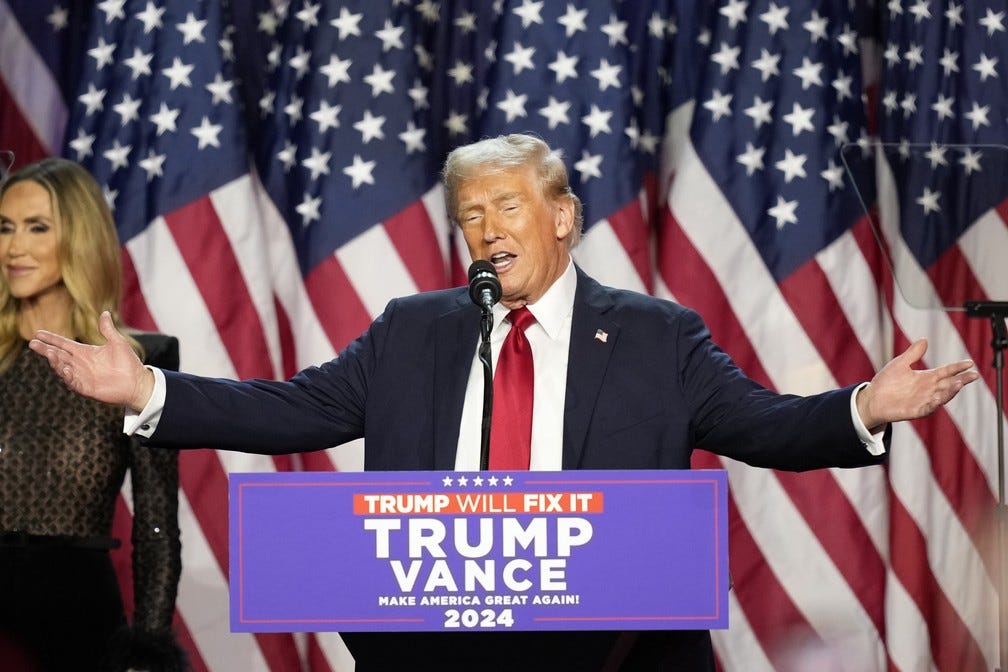 Trump discursa a apoiadores na Flórida, na madrugada desta quarta-feira (6). — Foto: Alex Brandon/AP