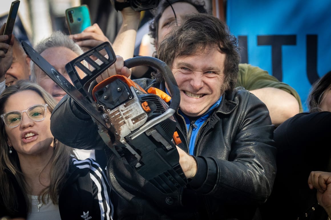 Argentina elects far-right, chainsaw-wielding Javier Milei as president –  POLITICO