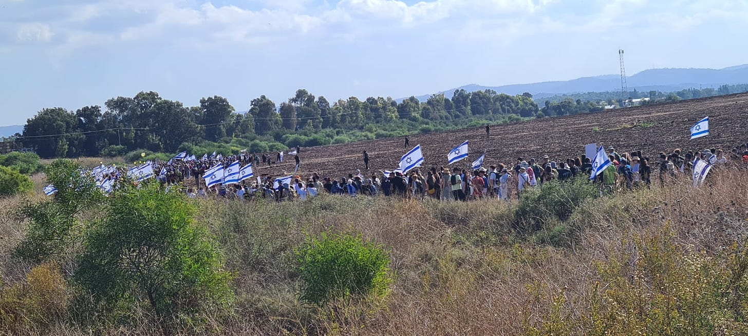 Volunteers march to Jerusalem to support the families of the hostages