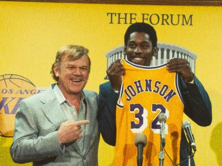 Jerry Buss y Magic Johnson en la ficción