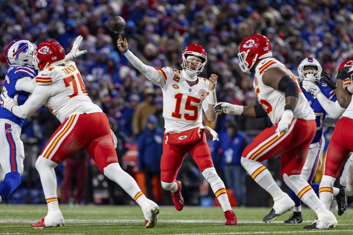 Chiefs edge Bills to reach AFC championship game against Ravens - Los  Angeles Times
